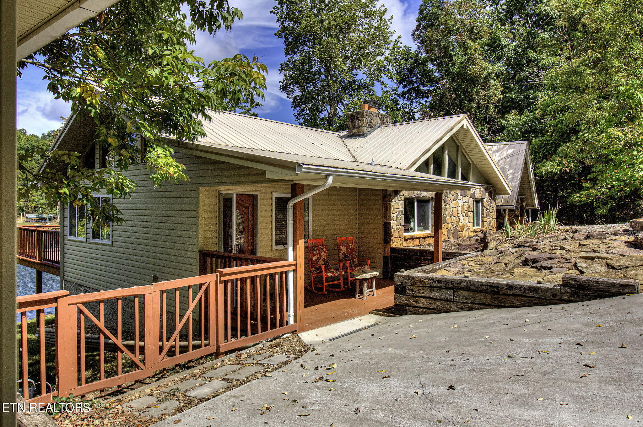 511 Laurel Lake Circle Circle