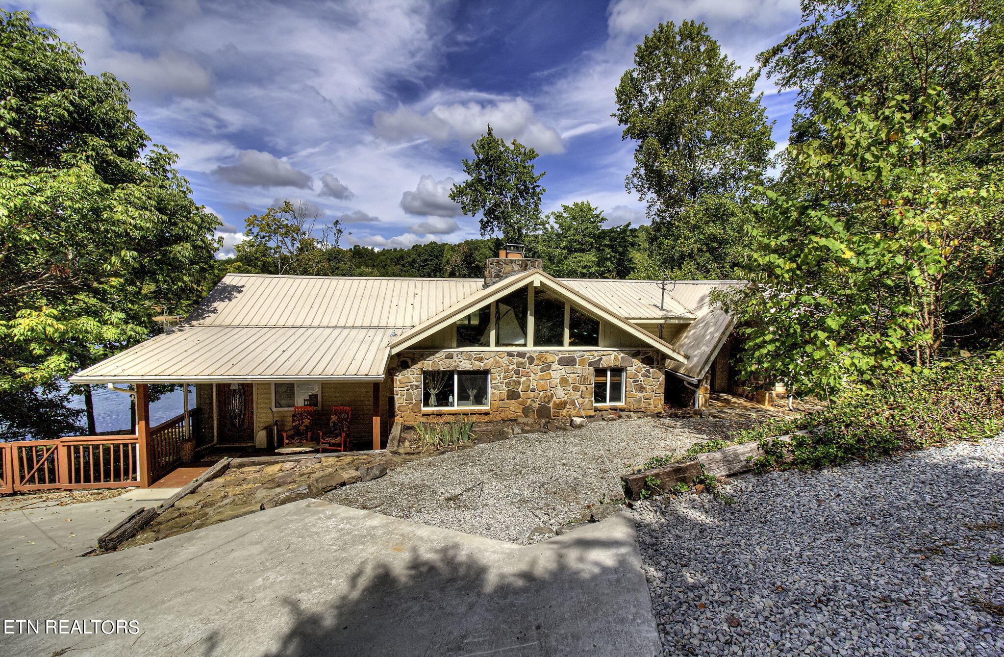 511 Laurel Lake Circle Circle