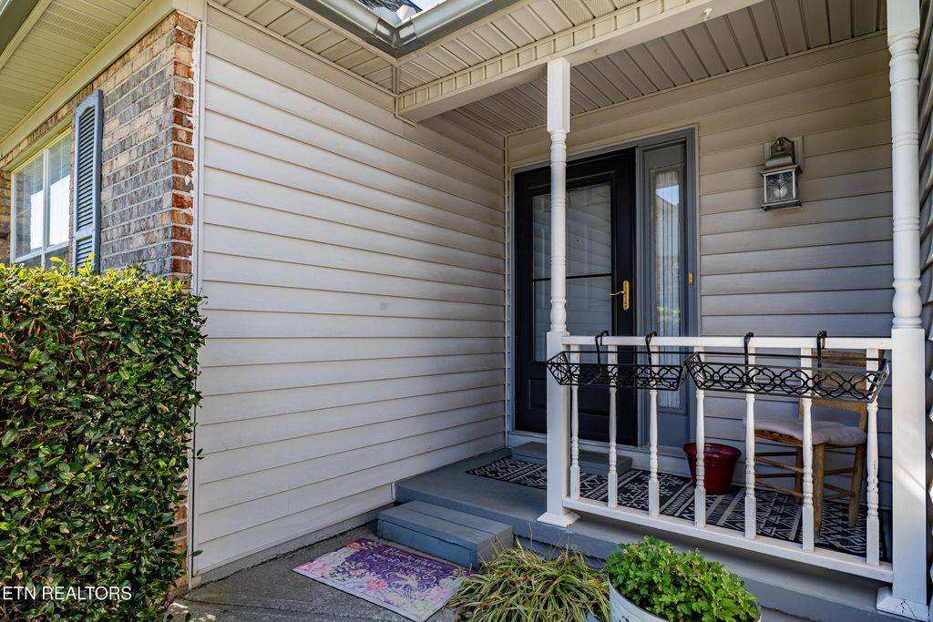 Photo of 325 Pinewood Drive, Loudon, TN 37774 (MLS # 1334364)