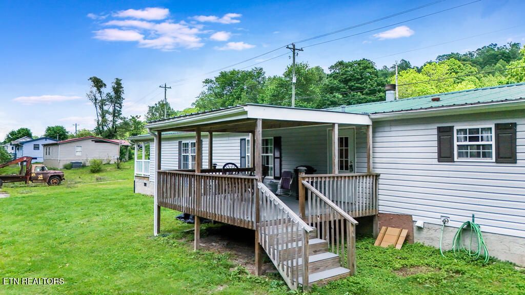 Photo of 3231 Lake City Hwy, Rocky Top, TN 37769 (MLS # 1302134)