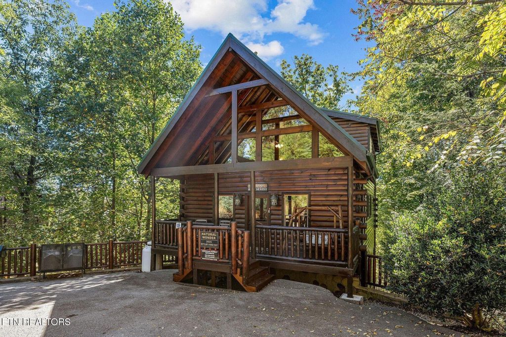 Photo of 2025 Settlers Ridge Way, Gatlinburg, TN 37738 (MLS # 1306435)