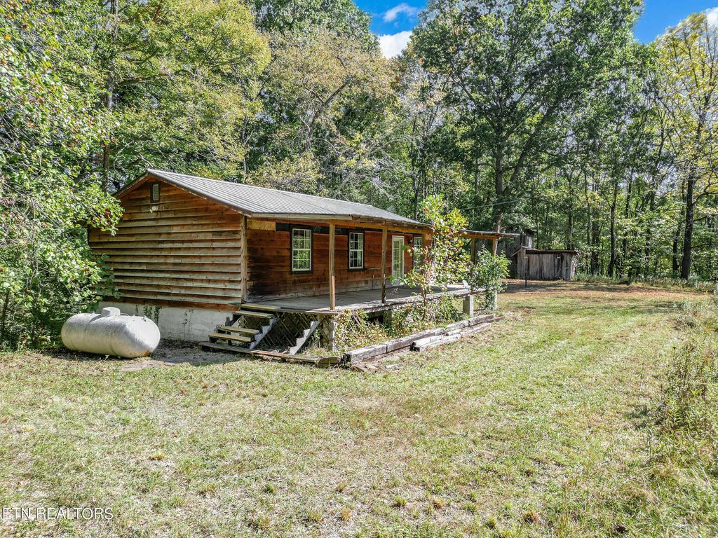 Photo of 10386 Petros Hwy, Oliver Springs, TN 37840 (MLS # 1280806)