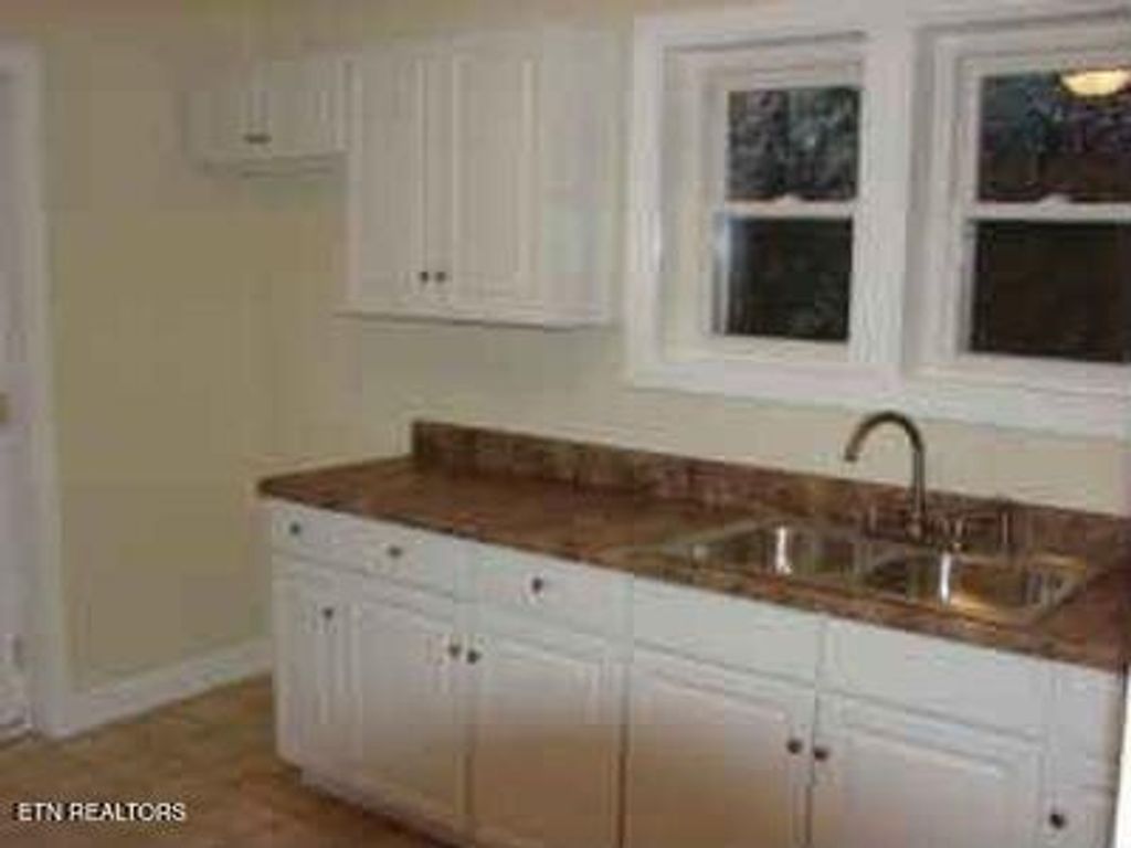 Photo of 517 Cherry St, LaFollette, TN 37766 (MLS # 1322896)