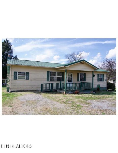 Photo of 105 Patton St, Sweetwater, TN 37874 (MLS # 1332046)