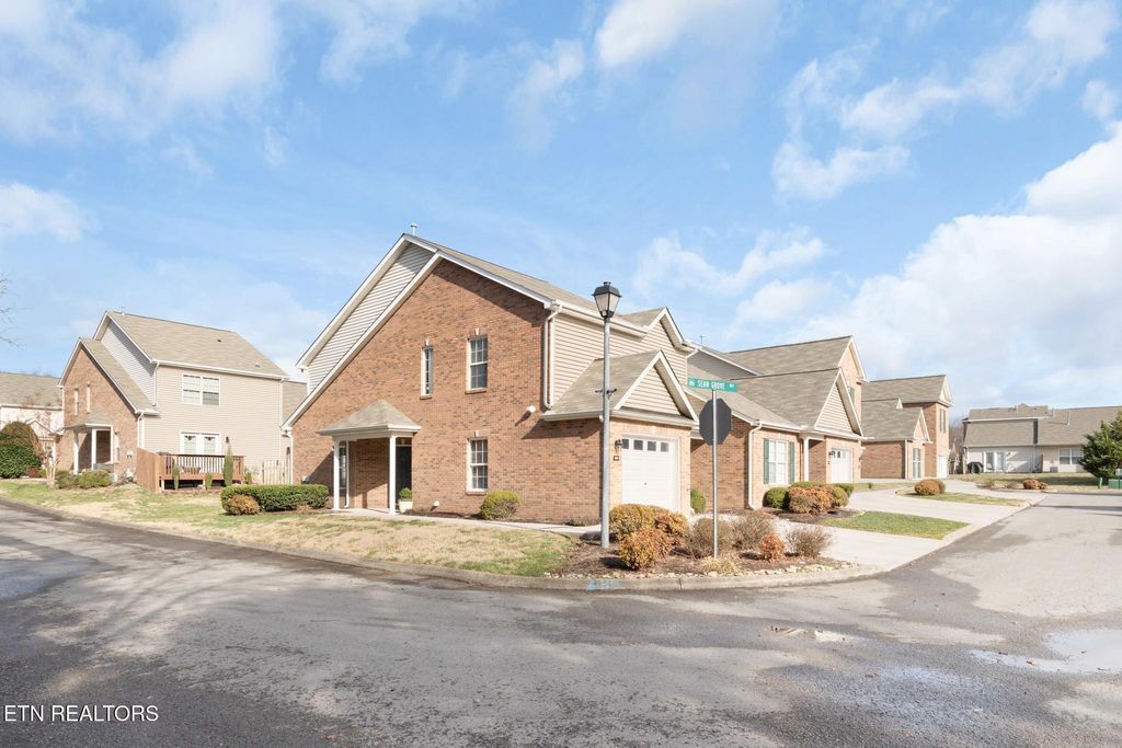 Photo of 3719 Sean Grove Way, Knoxville, TN 37921 (MLS # 1325764)