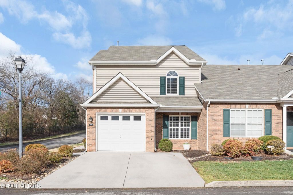 Photo of 3719 Sean Grove Way, Knoxville, TN 37921 (MLS # 1325764)