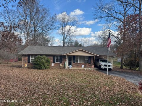 Photo of 30 Oak St, Crossville, TN 38555 (MLS # 1322489)