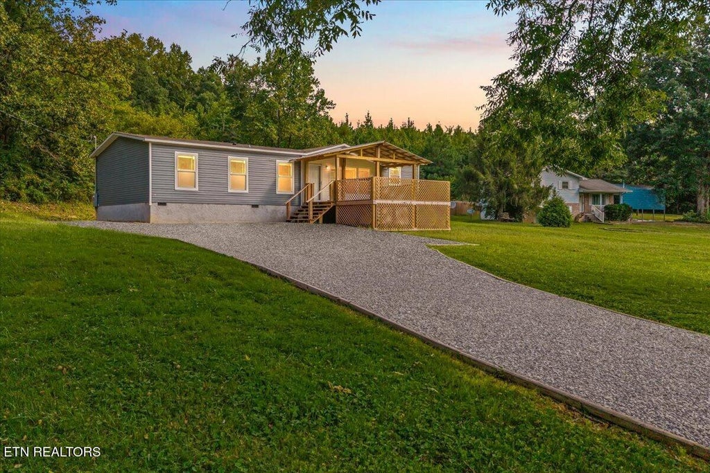 Photo of 143 Greenbriar Rd, Sweetwater, TN 37874 (MLS # 1354988)