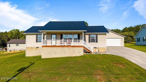 Photo of 1143 Earnhart Ln, LaFollette, TN 37766 (MLS # 1355876)