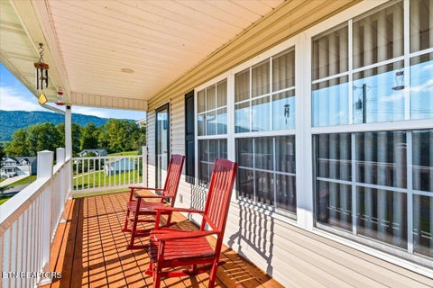 Tiny photo for 1143 Earnhart Ln, LaFollette, TN 37766 (MLS # 1355876)