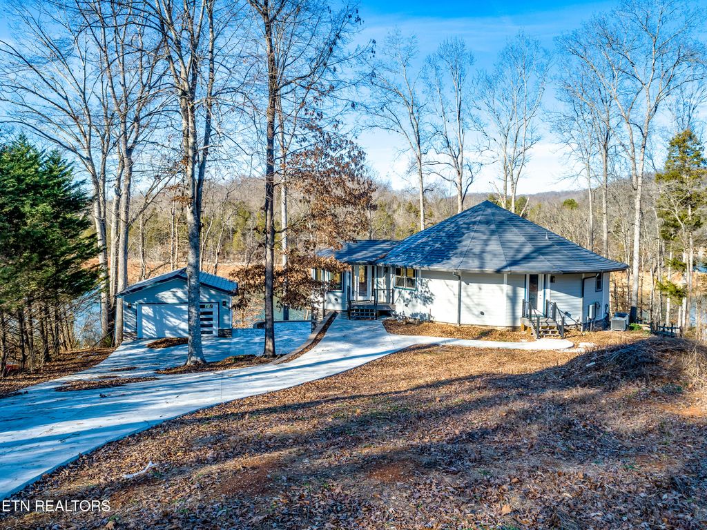 Photo of 194 Helms Ferry Rd, Sharps Chapel, TN 37866 (MLS # 1324894)