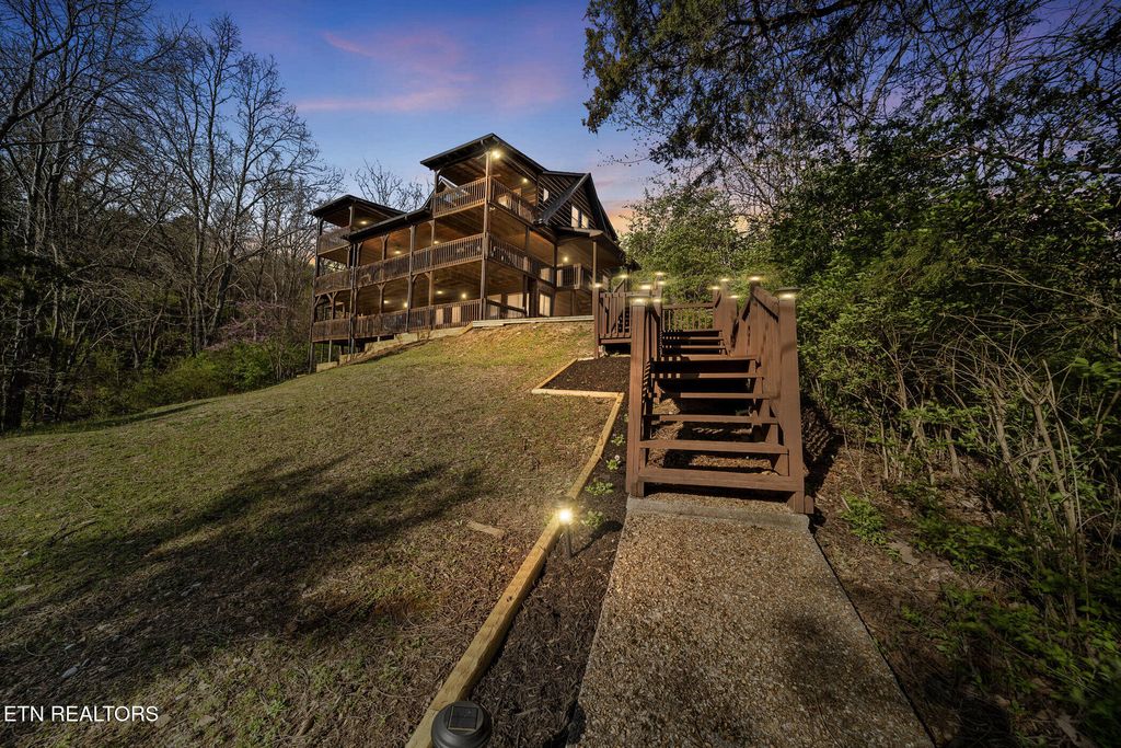 Photo of 1909 Range Rd, Dandridge, TN 37725 (MLS # 1294838)