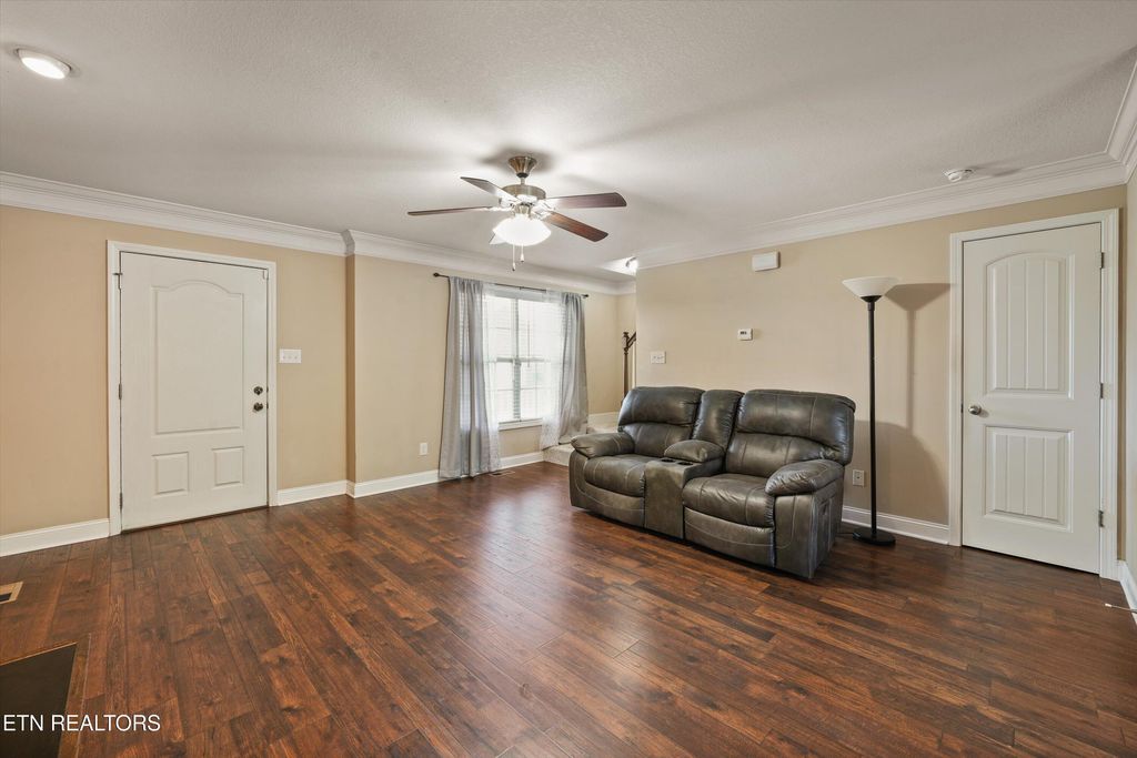 Photo of 1729 Point Wood Drive, Knoxville, TN 37920 (MLS # 1337457)