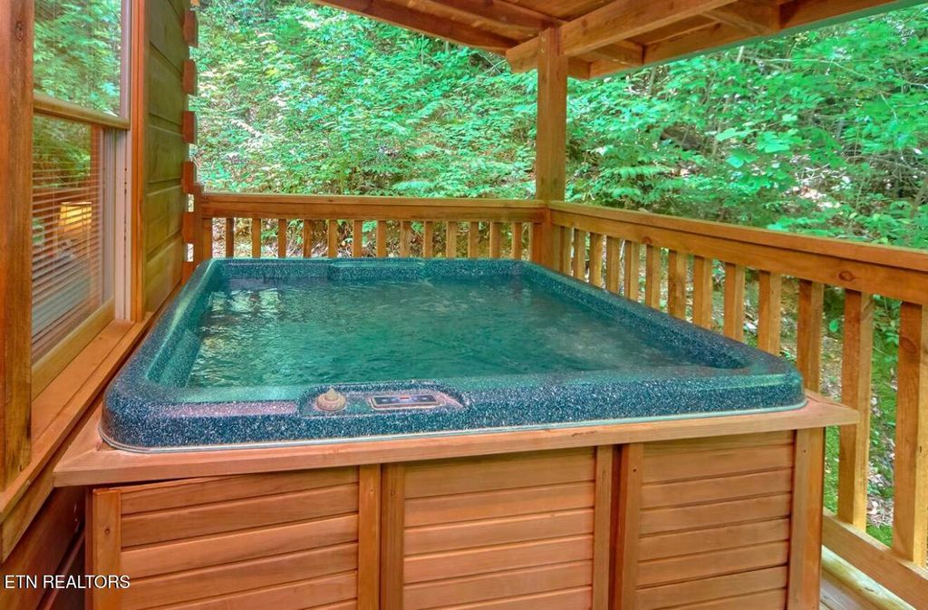 Photo of 837 Sunrise Blvd, Sevierville, TN 37862 (MLS # 1338096)