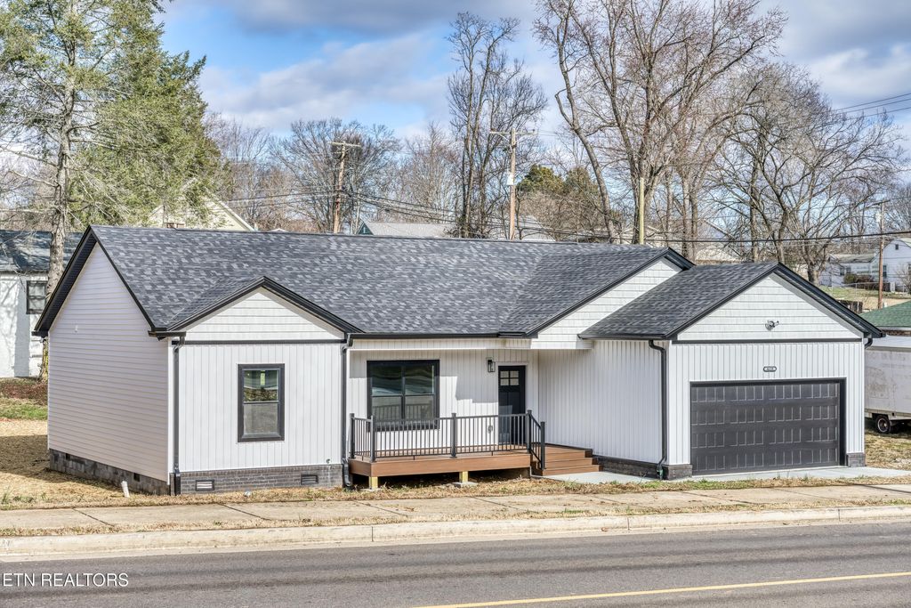 Photo of 4638 Pleasant Ridge Road Rd, Knoxville, TN 37912 (MLS # 1325576)