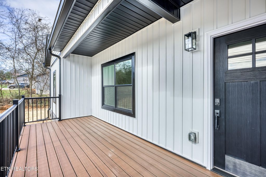 Photo of 4638 Pleasant Ridge Road Rd, Knoxville, TN 37912 (MLS # 1325576)