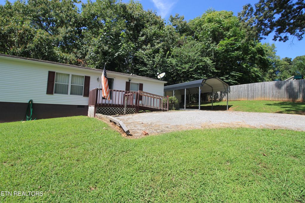 Photo of 239 Skyline Drive, Harriman, TN 37748 (MLS # 1313504)