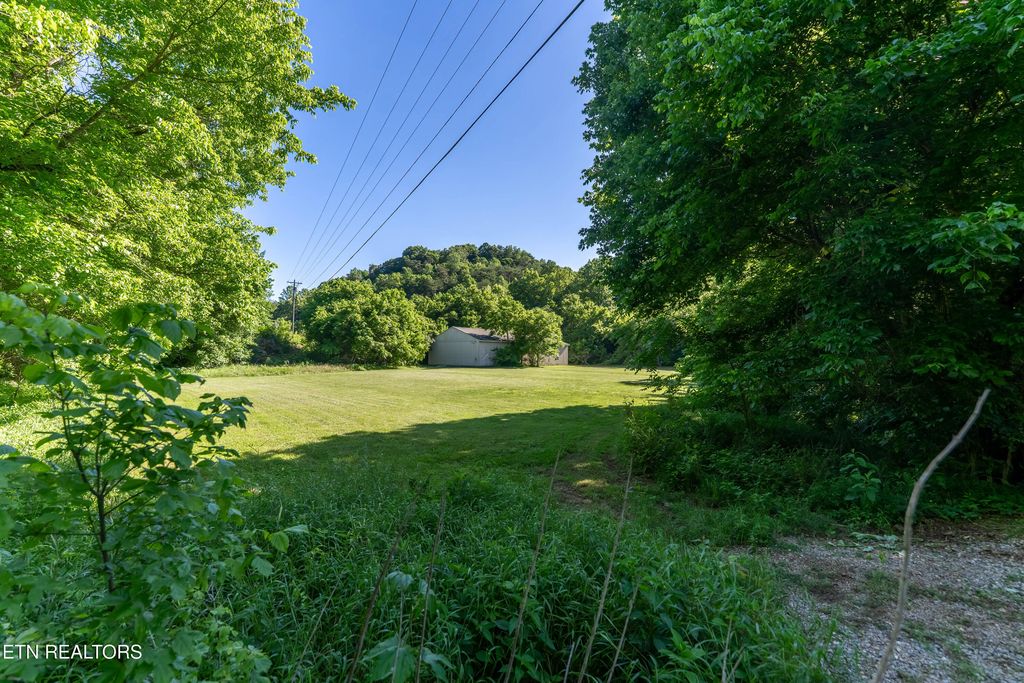 Photo of 1921 Sockless Rd, Dandridge, TN 37725 (MLS # 1343477)