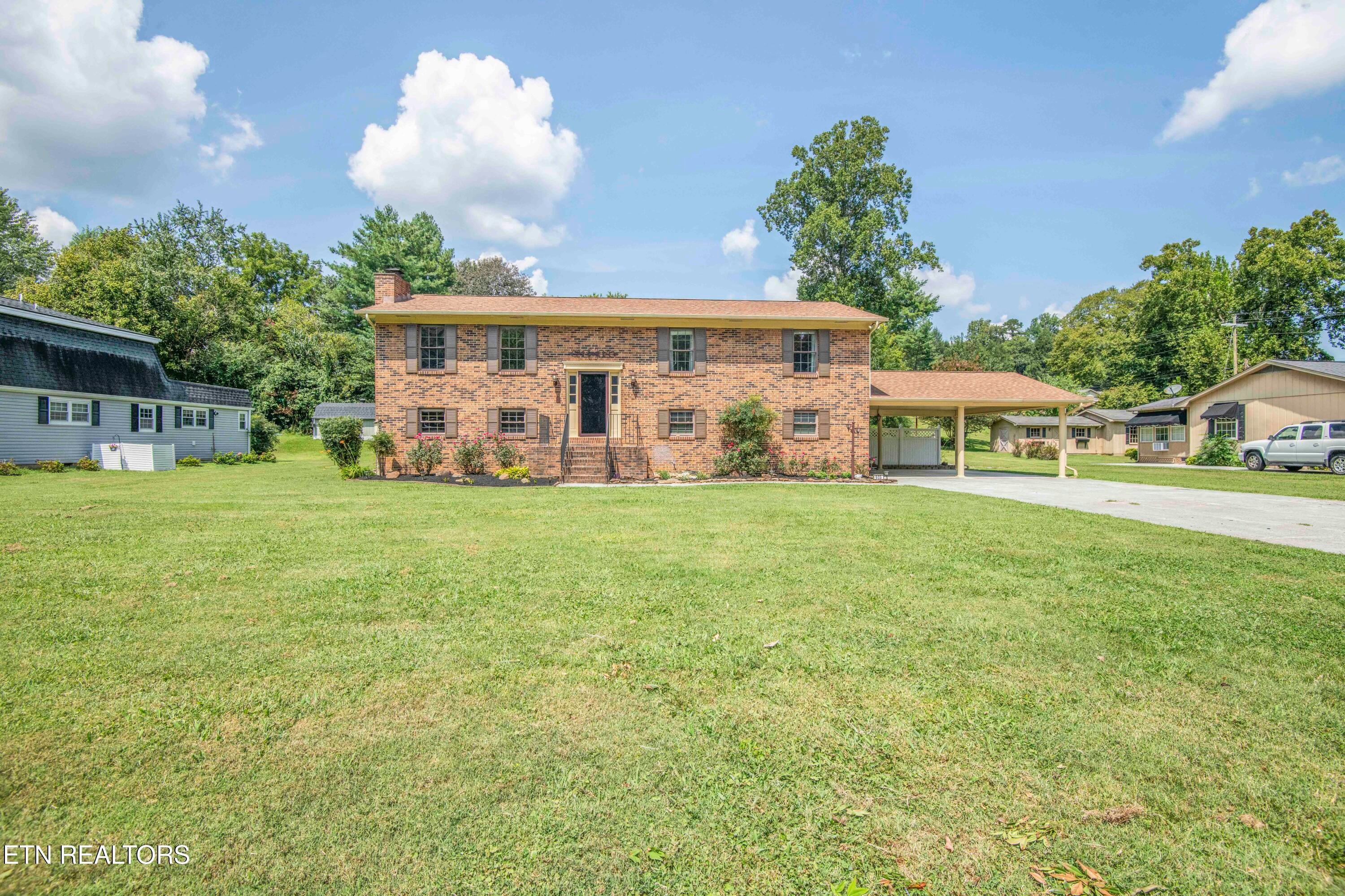 603 Riverbend Rd