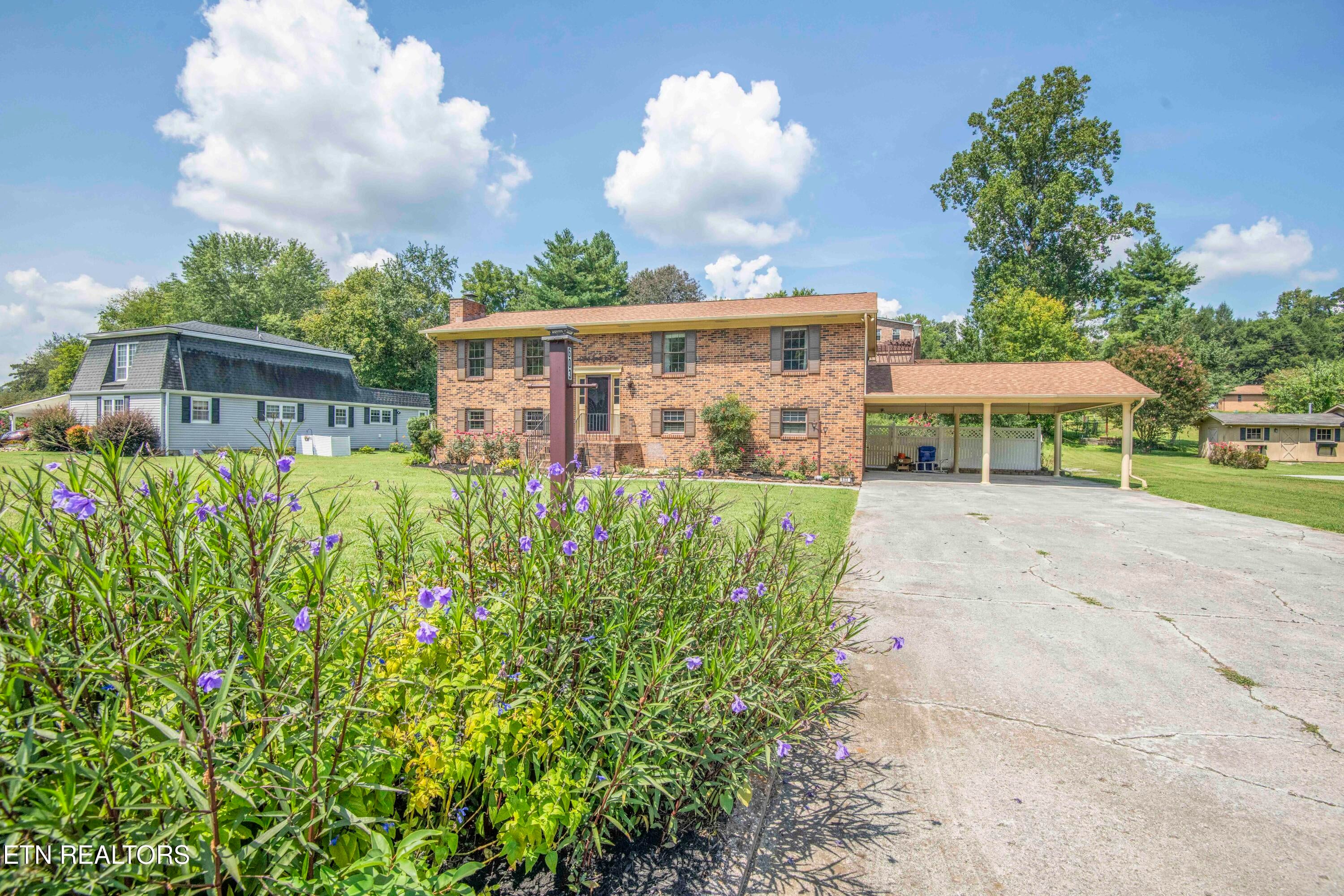 603 Riverbend Rd