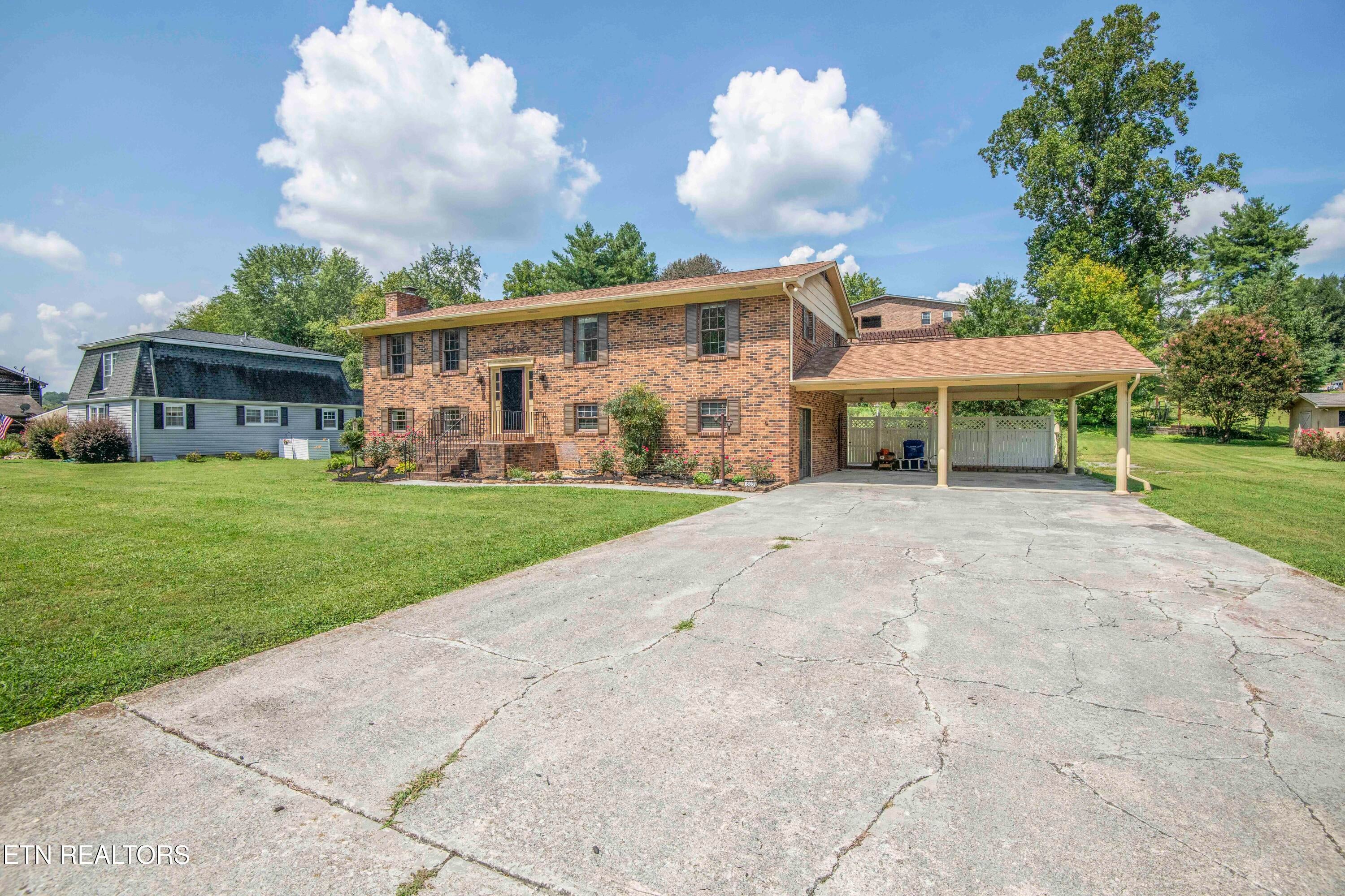 603 Riverbend Rd
