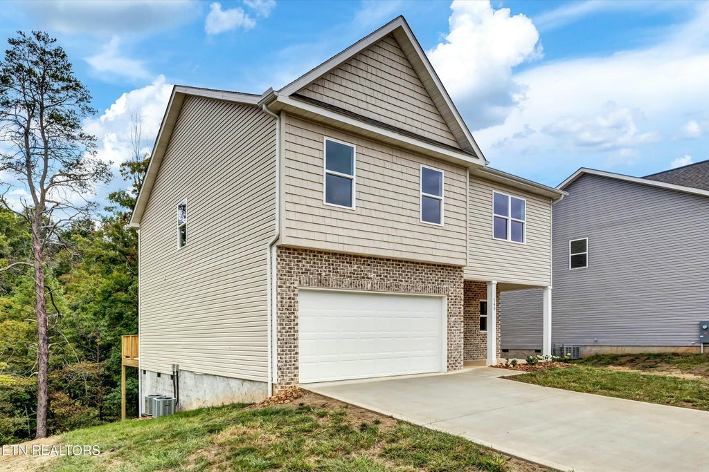 Photo of 145 Eleanor Davis Drive, Maryville, TN 37804 (MLS # 1350557)