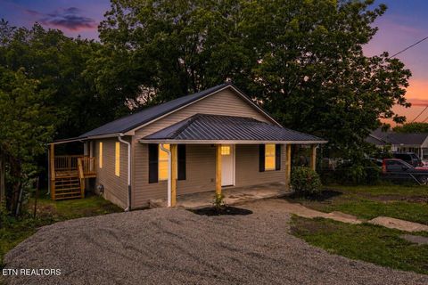 Tiny photo for 818 S Cumberland Ave Ave, LaFollette, TN 37766 (MLS # 1342174)