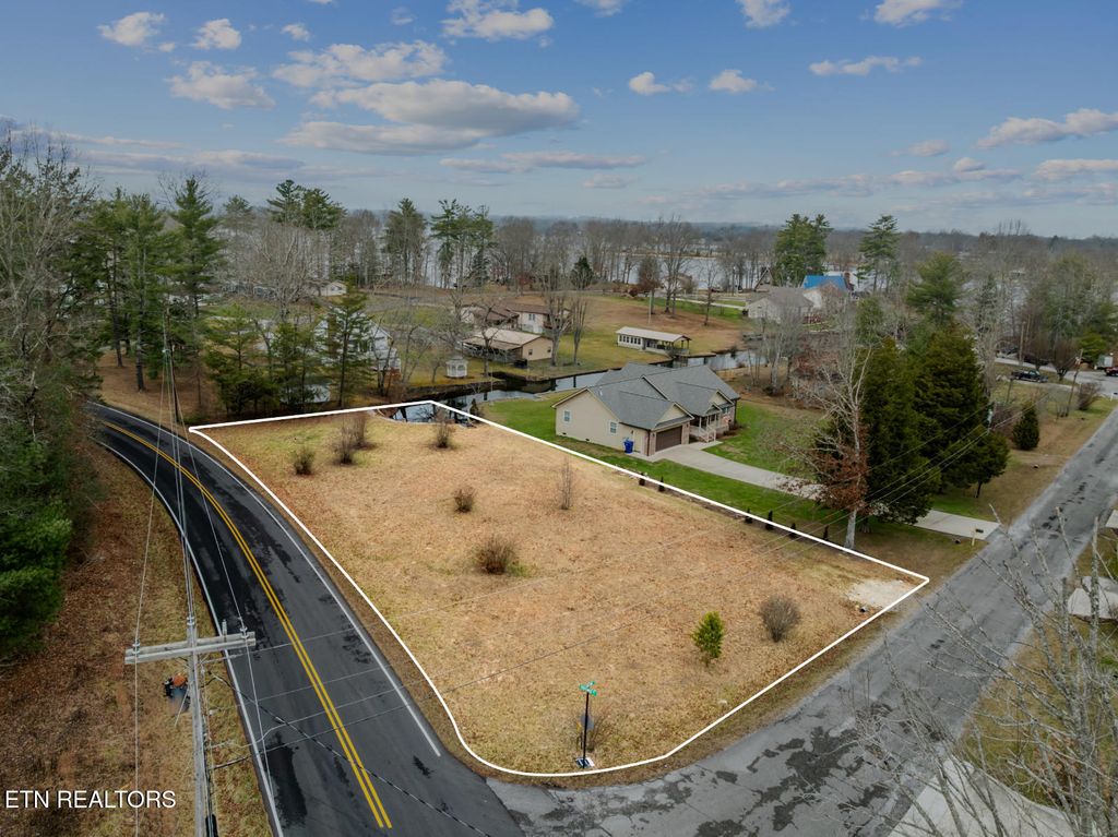 Photo of 9435 Cherokee Tr, Crossville, TN 38572 (MLS # 1326357)