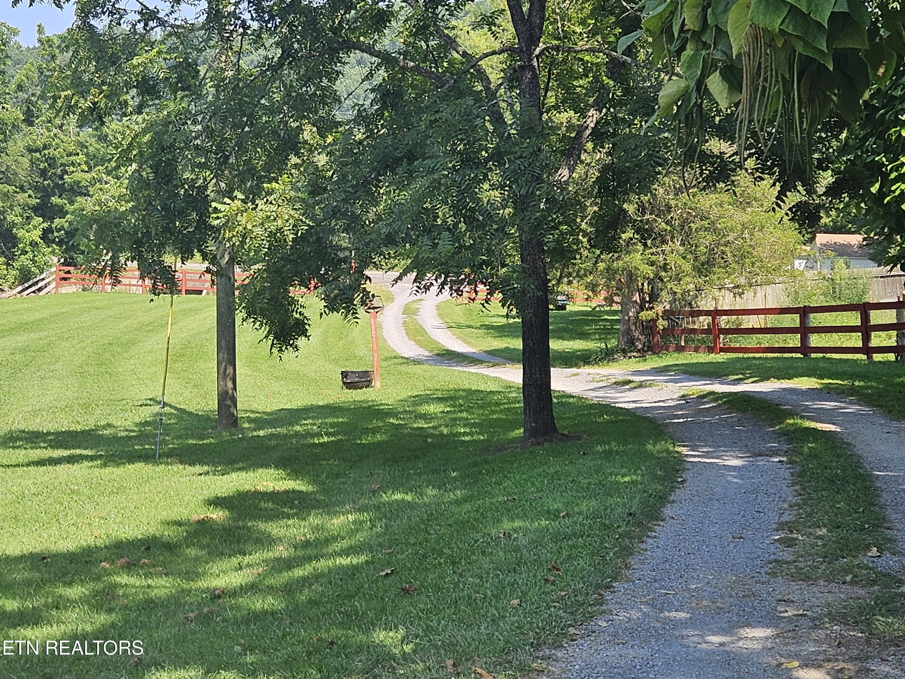 871 Hickory Valley Rd