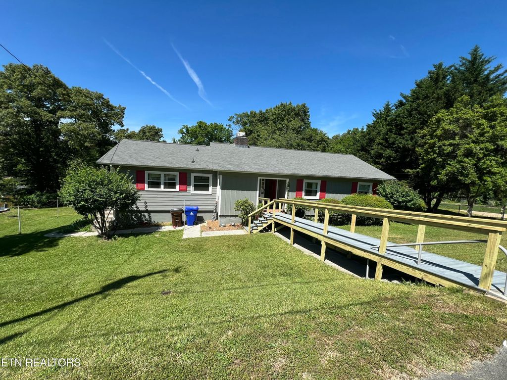 Photo of 107 Nixon Rd, Oak Ridge, TN 37830 (MLS # 1339170)