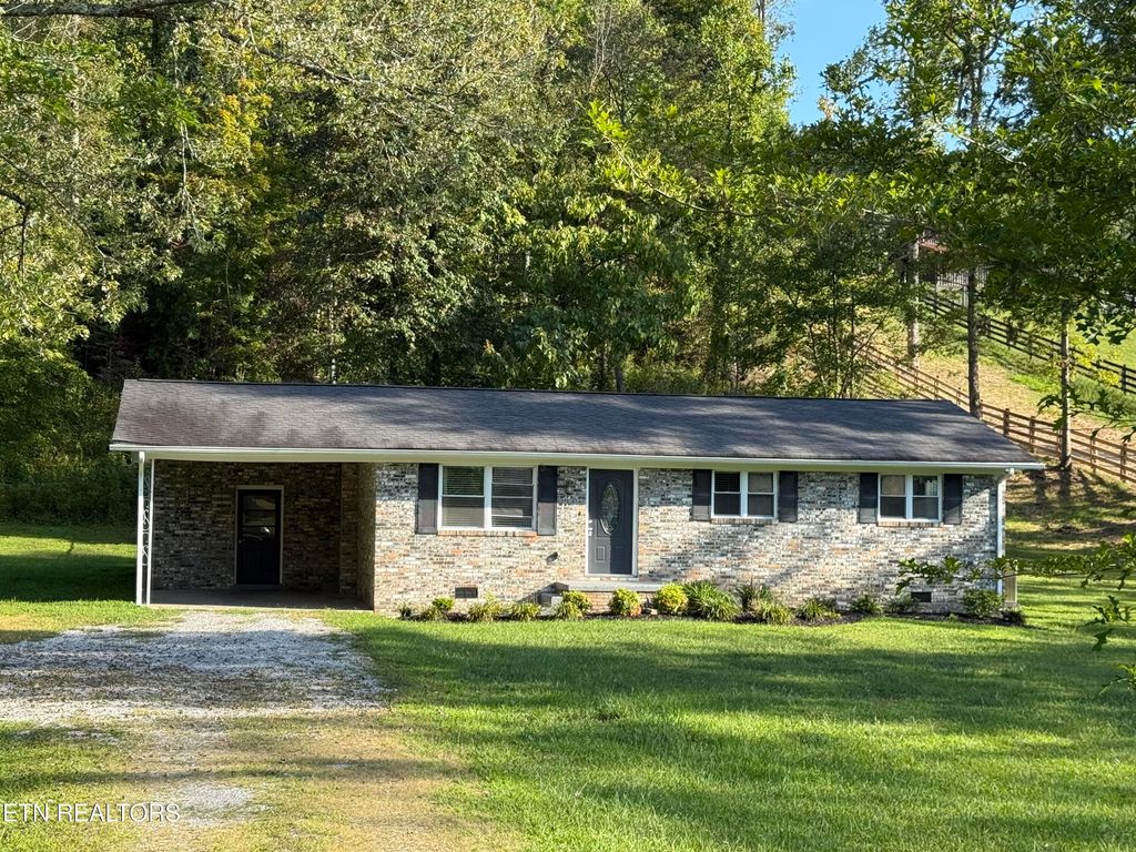 Photo of 3035 W Wolf Valley Rd, Clinton, TN 37716 (MLS # 1315049)