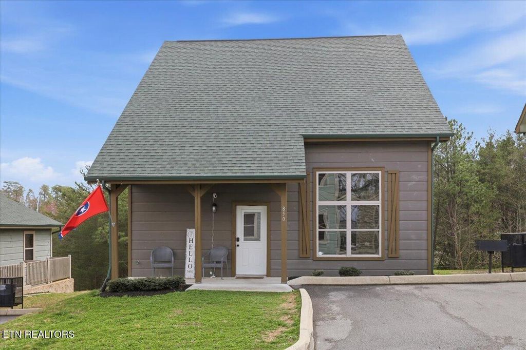 Photo of 850 Osprey Way, Pigeon Forge, TN 37863 (MLS # 1333966)