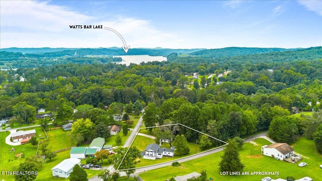 Photo of 219 Reba Ave, Harriman, TN 37748 (MLS # 1314414)
