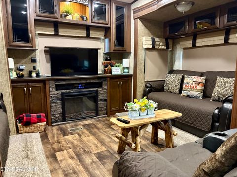 Tiny photo for 4229 East Pkwy, Gatlinburg, TN 37738 (MLS # 1322646)