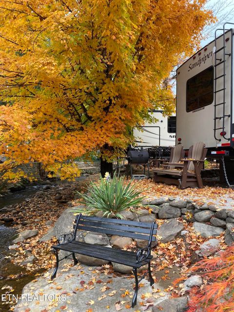 Tiny photo for 4229 East Pkwy, Gatlinburg, TN 37738 (MLS # 1322646)