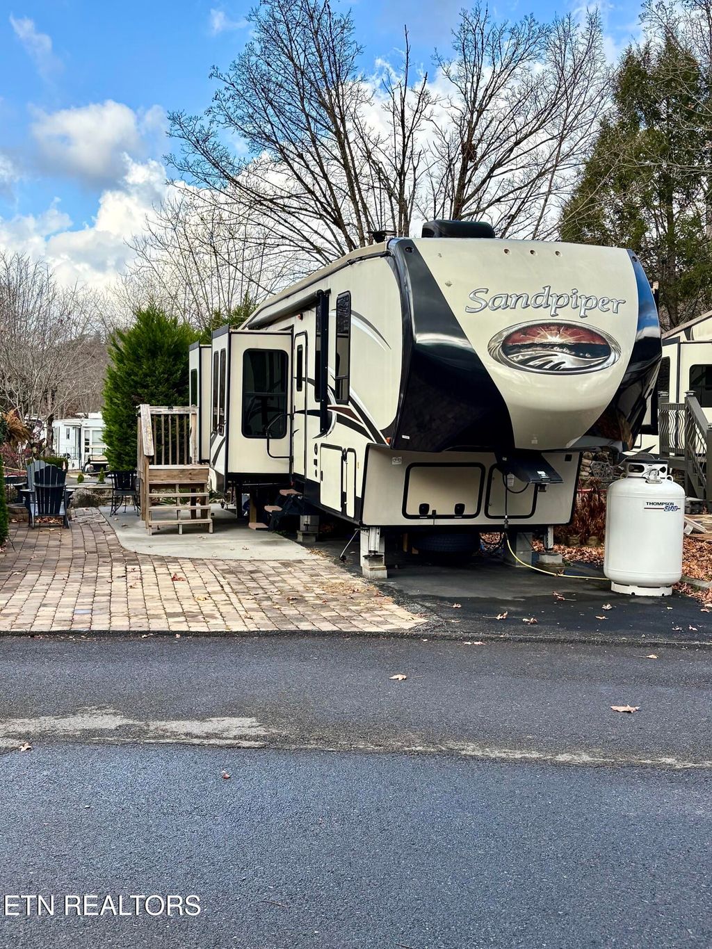 Photo of 4229 East Pkwy, Gatlinburg, TN 37738 (MLS # 1322646)