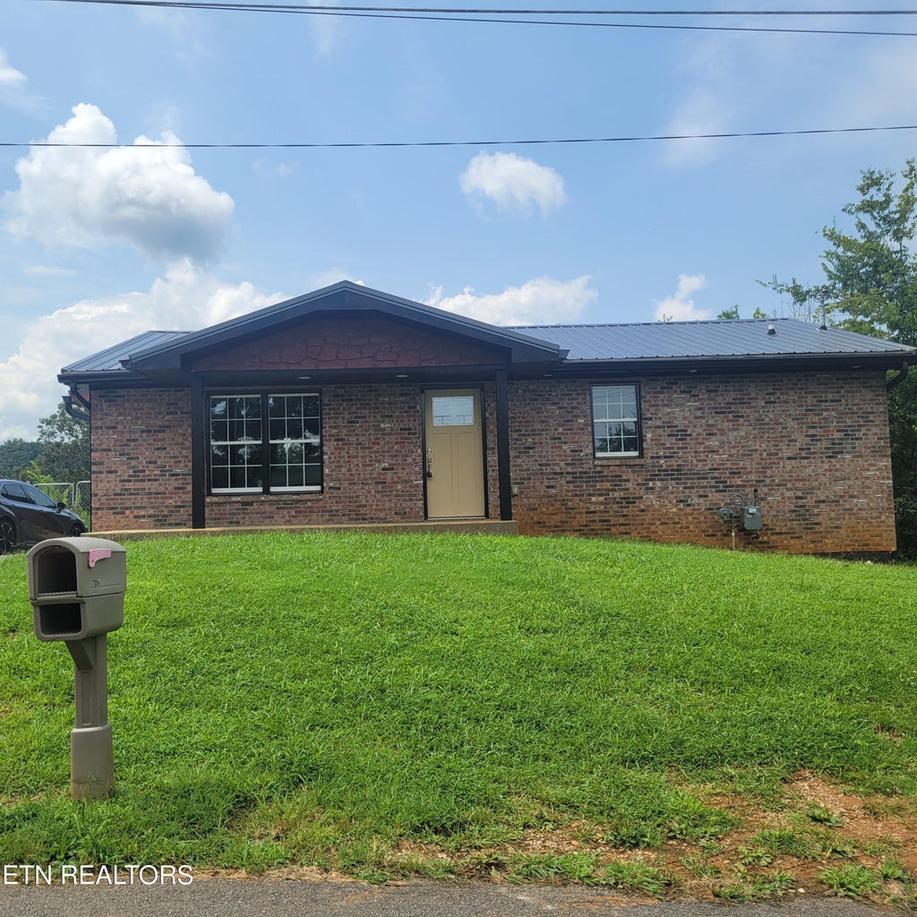 Photo of 709 8th St, Newport, TN 37821 (MLS # 1352320)