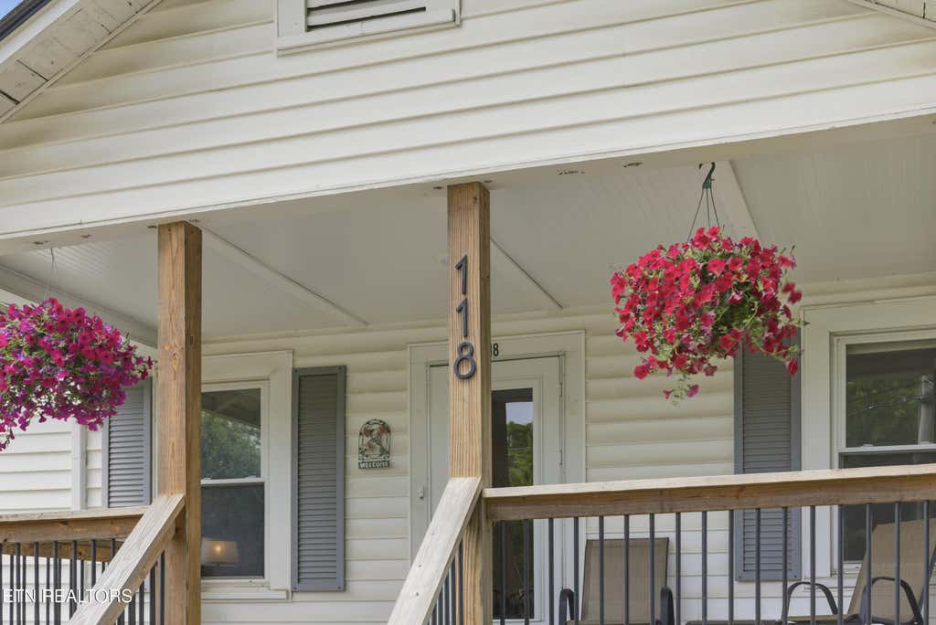 Photo of 118 Woody Ave, Harriman, TN 37748 (MLS # 1340209)