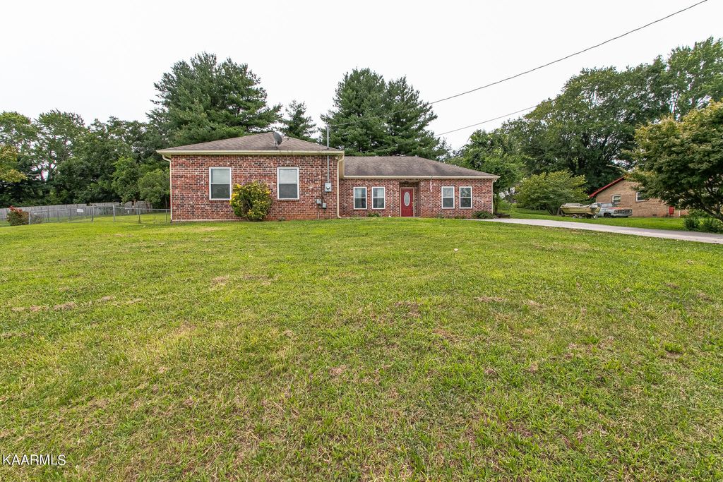 Photo of 1221 Topside Road Rd, Louisville, TN 37777 (MLS # 1233372)
