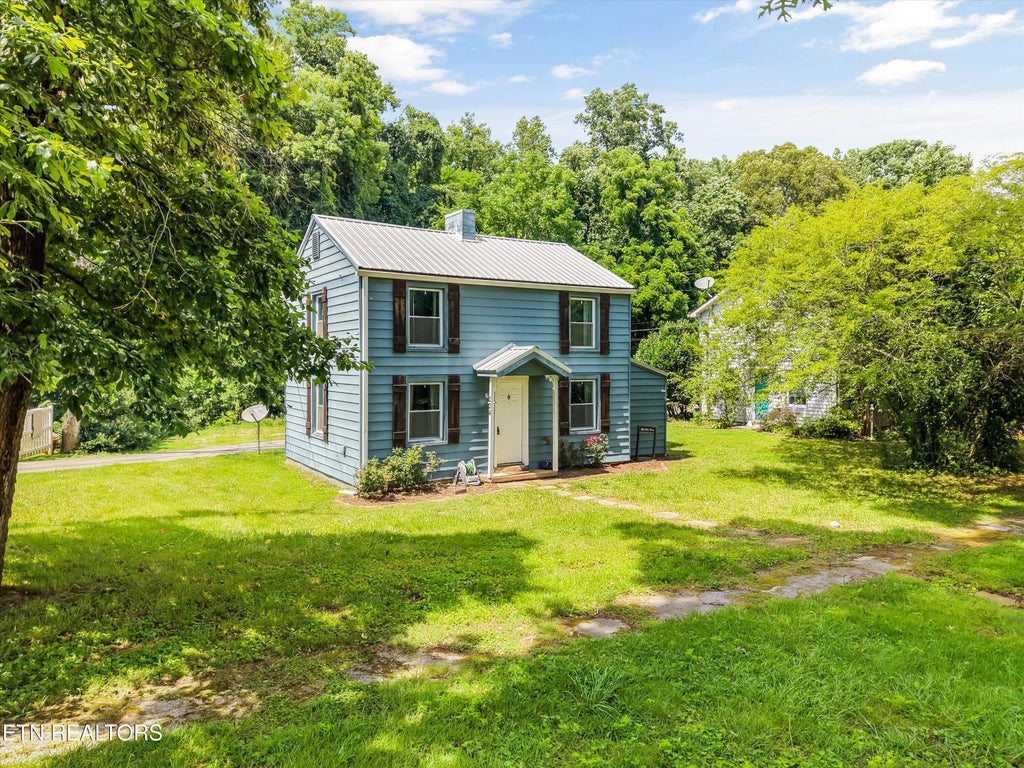 Photo of 224 Oak Rd, Norris, TN 37828 (MLS # 1346232)