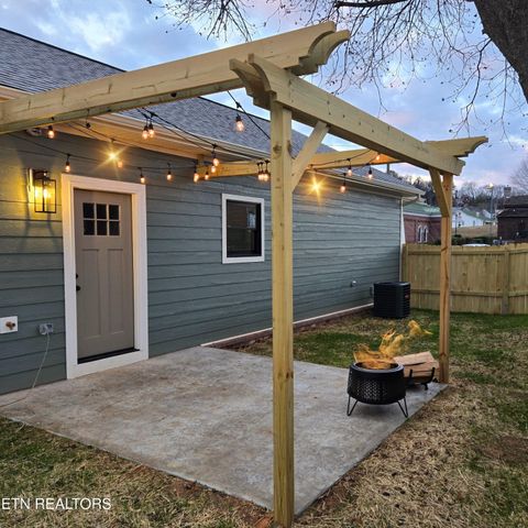 Tiny photo for 201 Cedar St, Loudon, TN 37774 (MLS # 1326941)