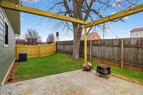 Tiny photo for 201 Cedar St, Loudon, TN 37774 (MLS # 1326941)