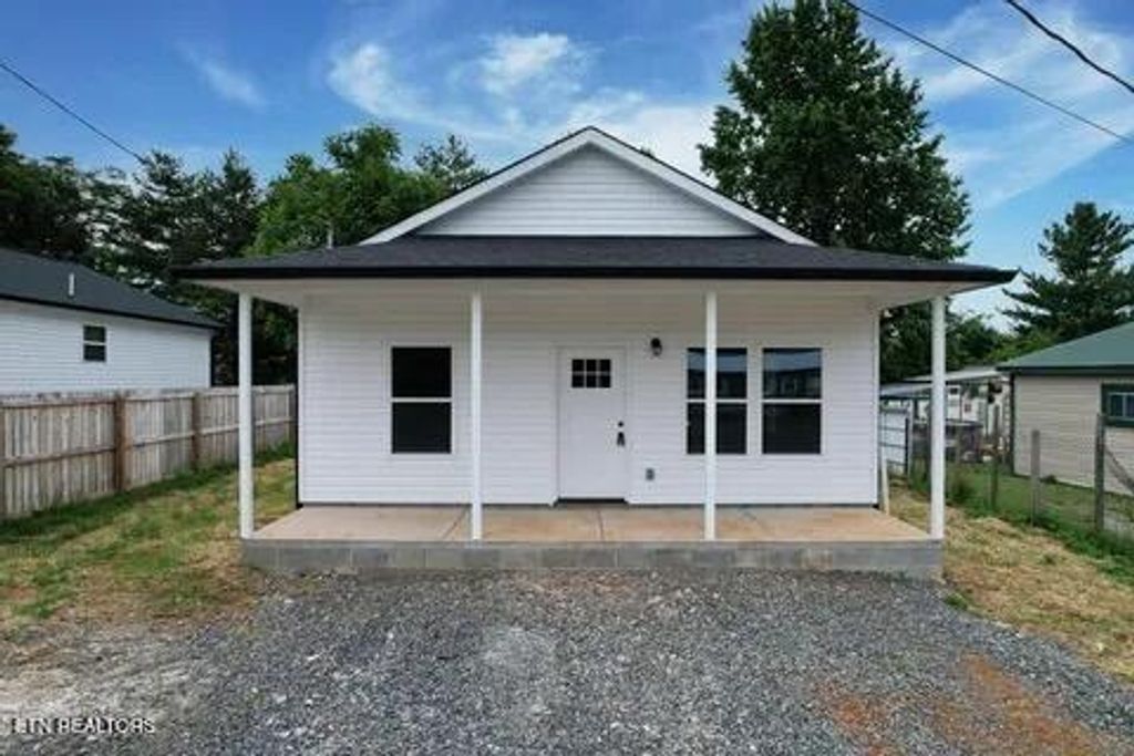 Photo of 2015 SE Blythe Ave, Cleveland, TN 37311 (MLS # 1344063)