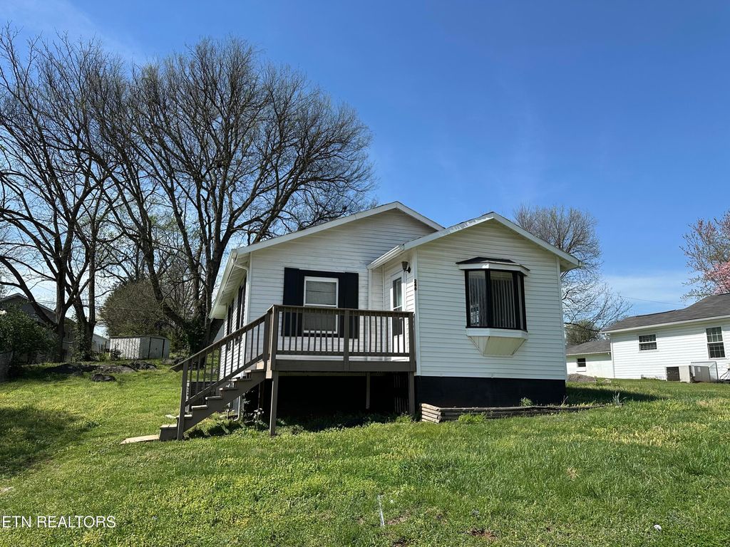 Photo of 246 W Newcomen St, Alcoa, TN 37701 (MLS # 1296366)