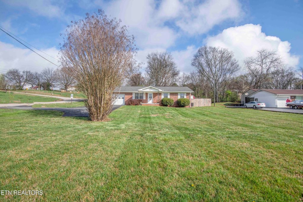 Photo of 1004 Susan Drive, New Market, TN 37820 (MLS # 1332043)