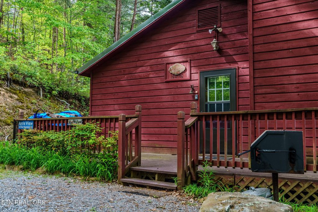 Photo of 3476 Bear Mountain Lane, Sevierville, TN 37876 (MLS # 1339911)