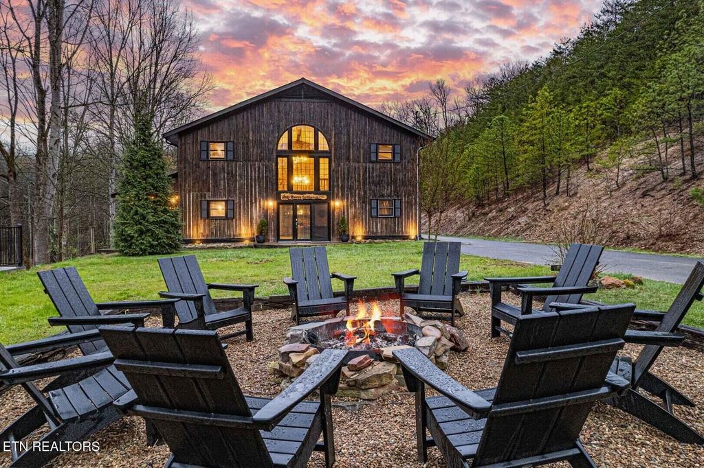 Photo of 1293 Laurel Lick Rd, Sevierville, TN 37862 (MLS # 1333227)