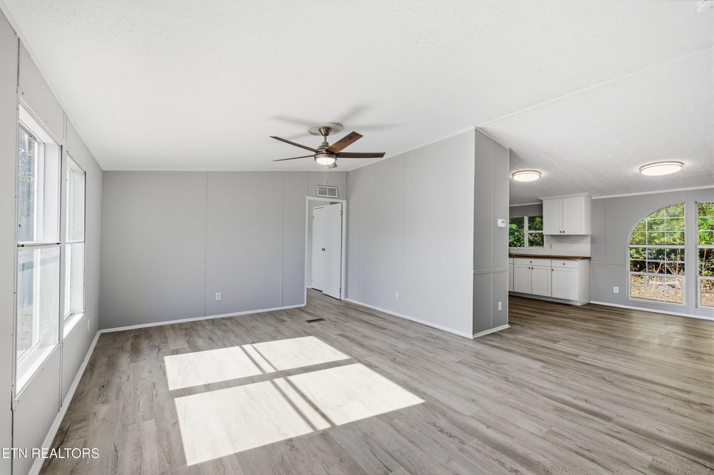 Photo of 167 Marina Lane, LaFollette, TN 37766 (MLS # 1358006)