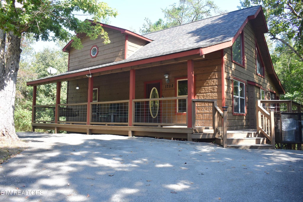 Photo of 1722 Scenic Woods Way, Sevierville, TN 37876 (MLS # 1356027)