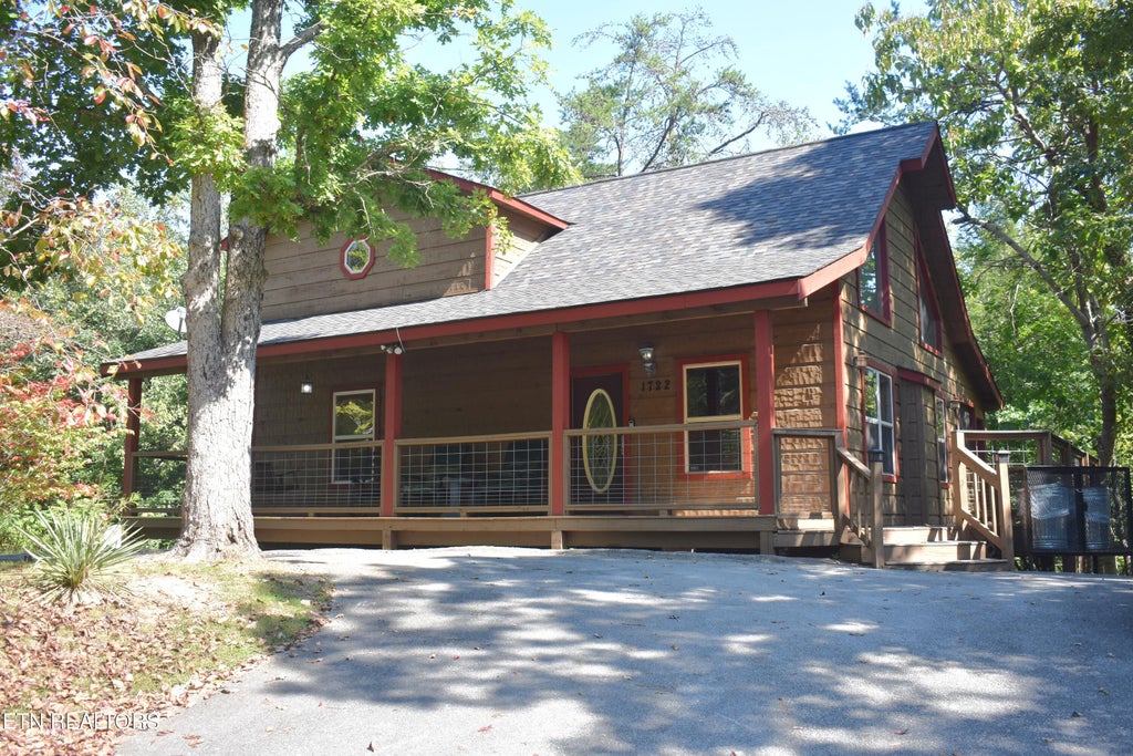 Photo of 1722 Scenic Woods Way, Sevierville, TN 37876 (MLS # 1356027)